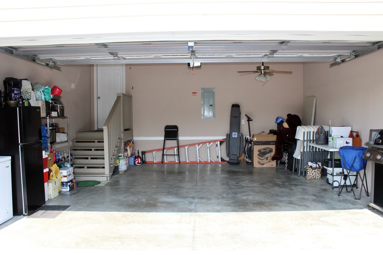 garage (note, photo taken in adjacent duplex building)